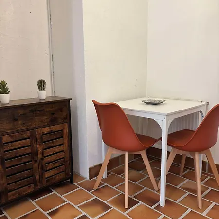 - Douceur Du Sud, Entre Et Campagne Bed & Breakfast 3*