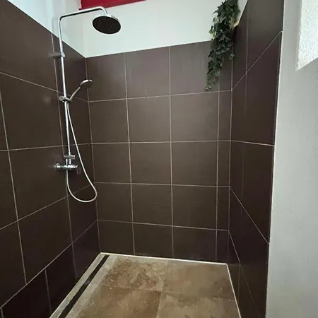 Bed & Breakfast - Douceur Du Sud, Entre Et Campagne