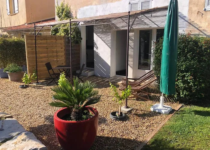 住宿加早餐酒店 - Douceur Du Sud, Entre Et Campagne 3*