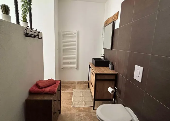 - Douceur Du Sud, Entre Et Campagne 耶尔