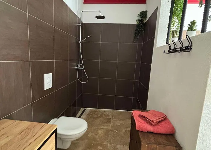 住宿加早餐酒店 - Douceur Du Sud, Entre Et Campagne 3*