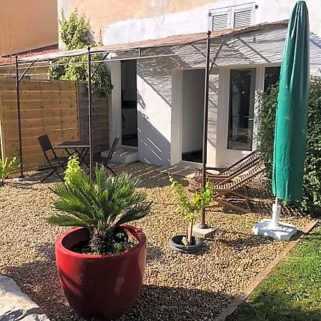 - Douceur Du Sud, Entre Et Campagne 3*